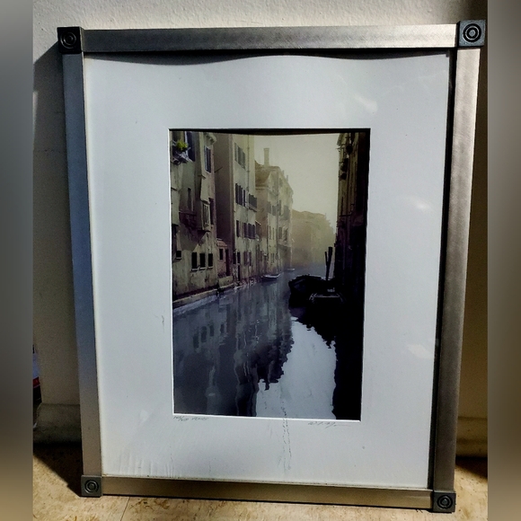 Like new! Framed Venice Italy canal shot - Picture 1 of 7